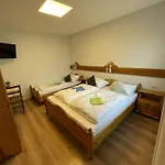 Naglhof Guest house
